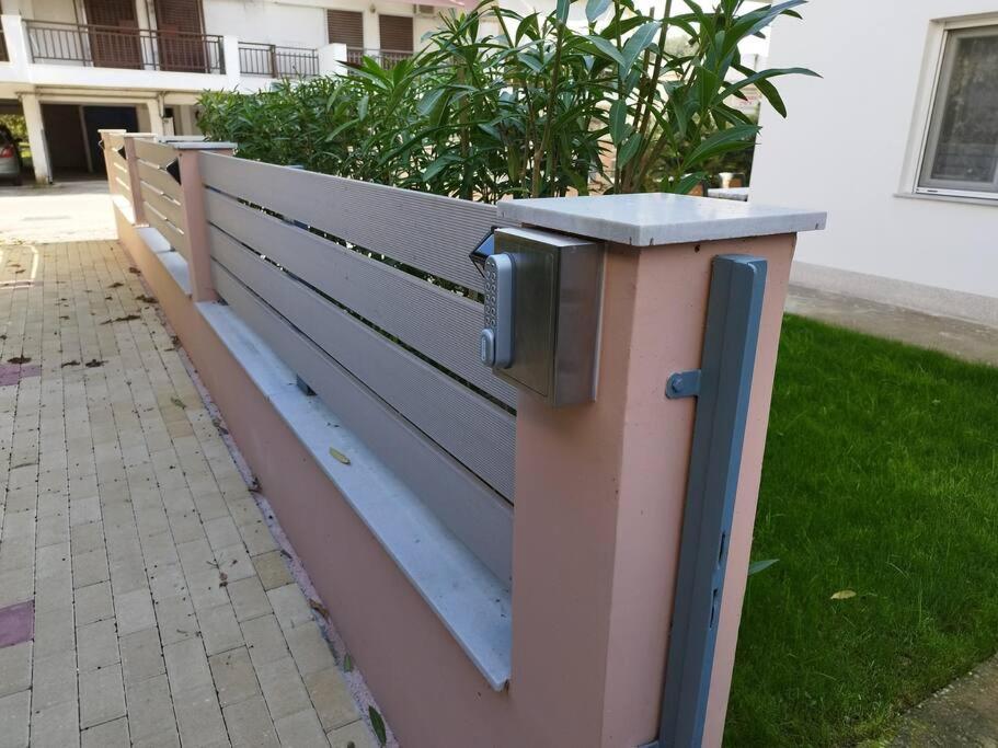 Renovated Apartment With Garden And Parking Space Peraía Exteriér fotografie